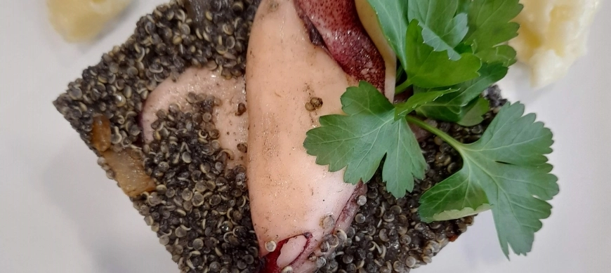 QUINOA NEGRA CON CALAMARES