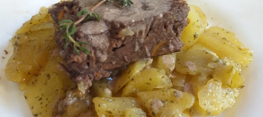 BROWNIE DE CARRILLERAS CON PATATAS PANADERAS TM31 TM5 TM6