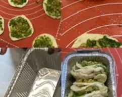 Step <p>Mientras tanto, divida la masa reservada en 20 bolas. Con las manos o con un rodillo, extienda una bola hasta obtener un círculo de aprox. Ø 8 cm. Reparta por la superficie 1 cucharadita de pesto reservado y otra de aceitunas troceadas. Coloque encima otro círculo de masa extendido y reparta de nuevo pesto y aceitunas. Repita el proceso hasta tener 5-6 capas superpuestas y colóquelas verticalmente en un molde de aluminio desechable de 1 litro de capacidad. Repita el proceso hasta terminar con las bolas de masa, el pesto y las aceitunas.</p> illustration