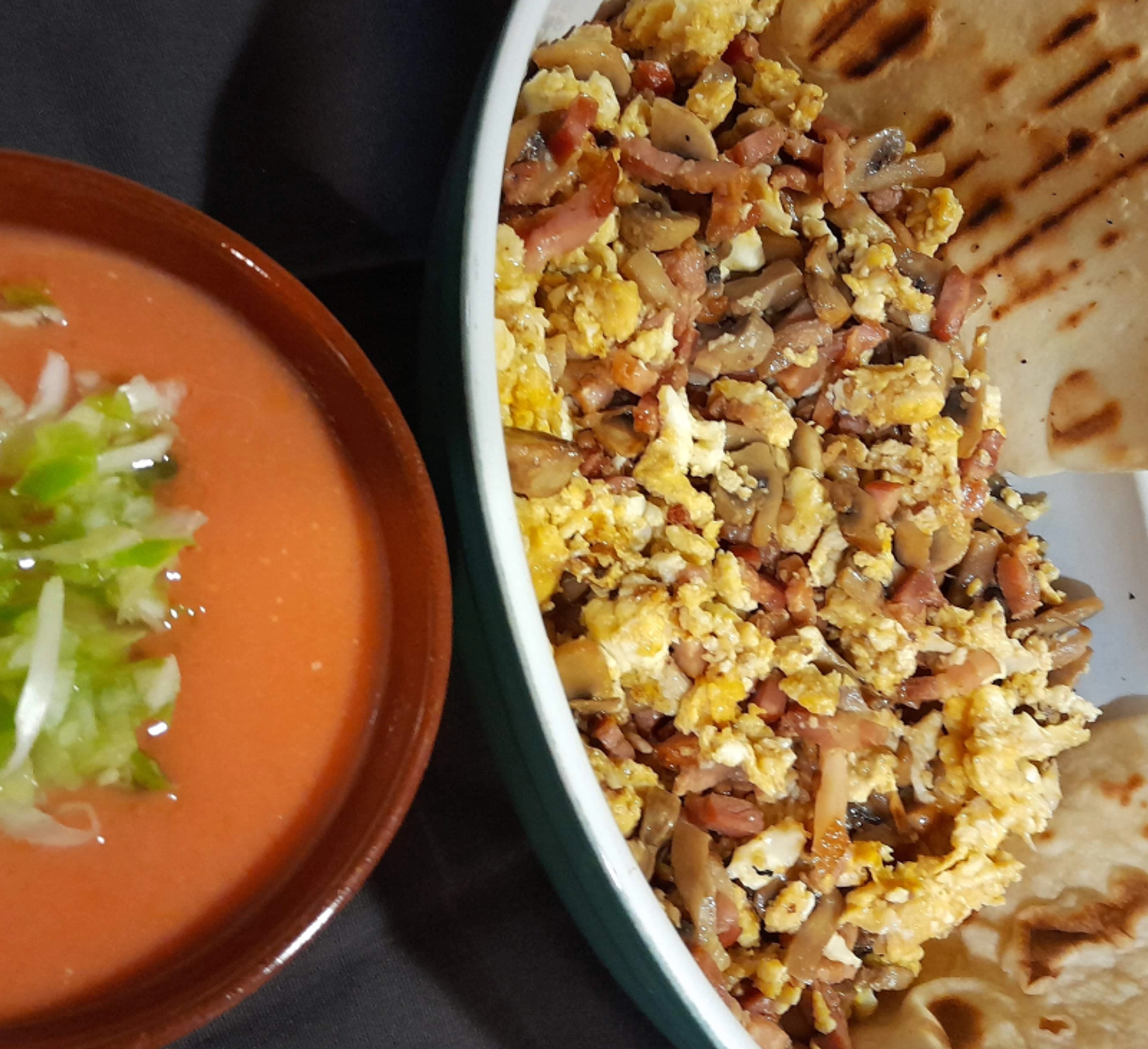 Revuelto con Beicon y Champiñones