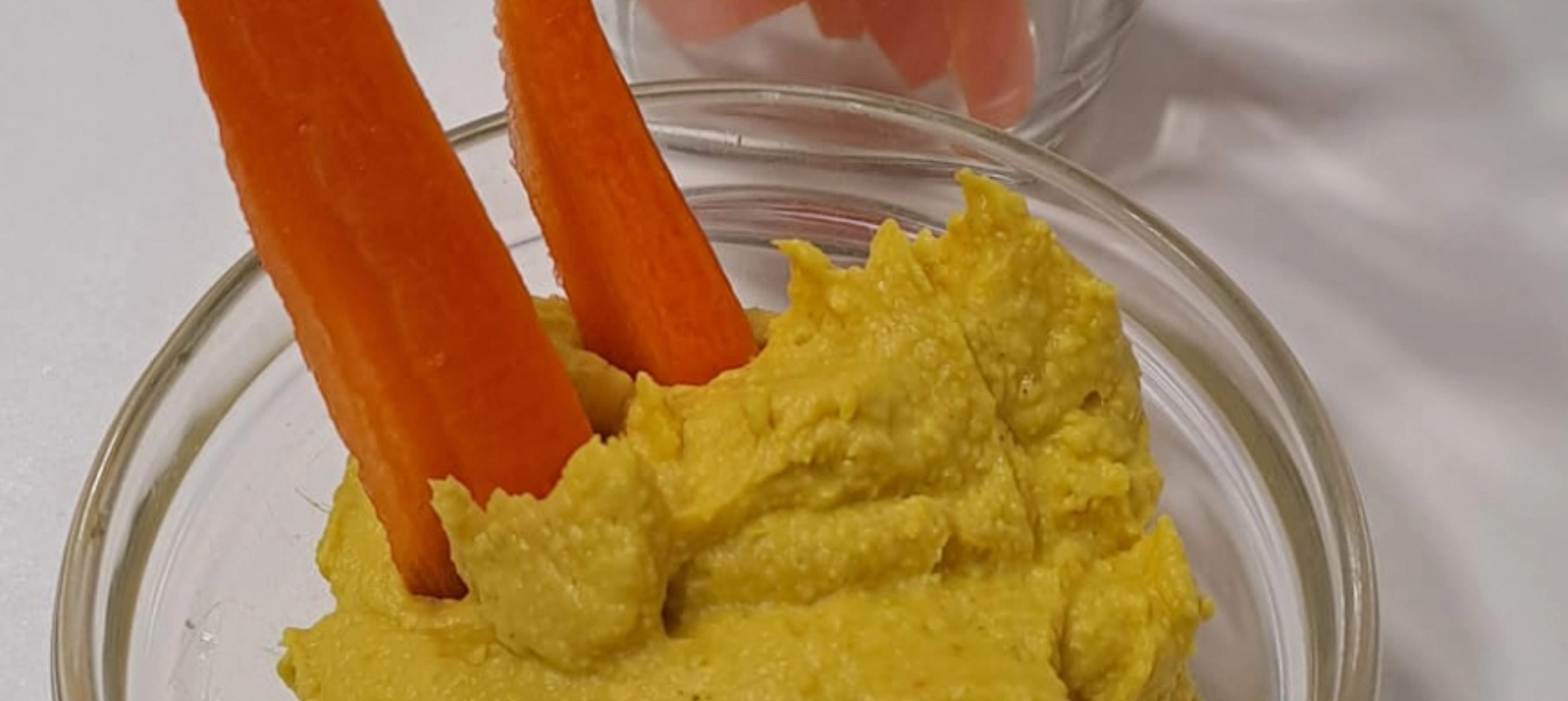HUMMUS CHUTNEY DE MANGO, COCO Y CURRY-