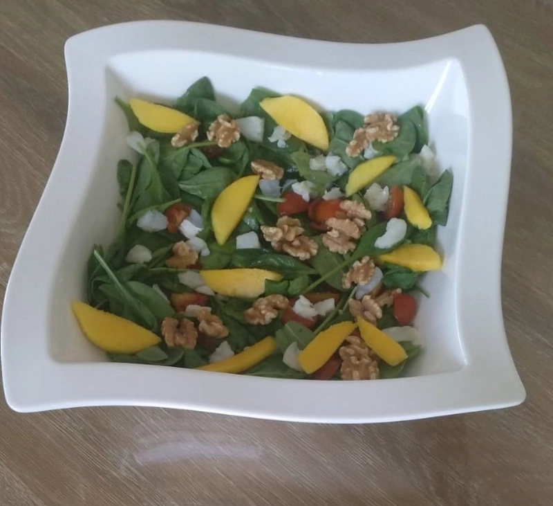 Ensalada de bacalao con vinagreta de mango (TM31, TM5, TM6)