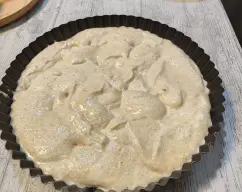 Step <p>Añada al vaso la avena, la almendra molida, la canela y mezcle 10seg/vel2. Retire al bol con las claras montadas y mezcle suavemente con la espatula. Cubra las manzanas con la mezcla y hornee 15 min/180º.</p> illustration