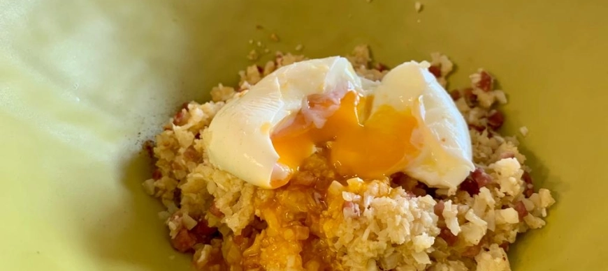 Migas de coliflor con huevos mollet con Thermomix (Video)