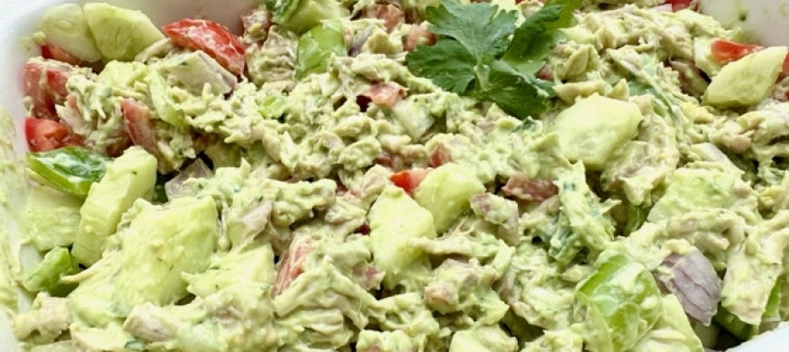 Recetas contra el calor: Ensalada de pollo con aguacate con Thermomix