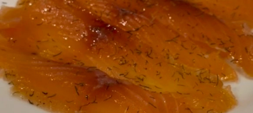 Salmón marinado casero fácil y delicioso, con Thermomix