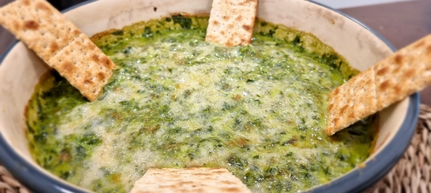 Dip horneado de espinacas y queso de cabra