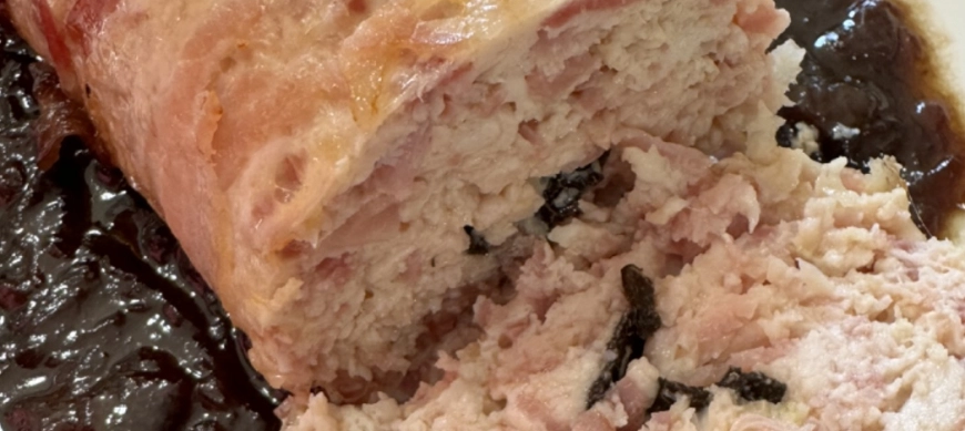 ROLLO DE POLLO CON CEBOLLA CONFITADA