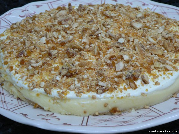 Semifrío de Queso con Crocanti de caramelo y almendra