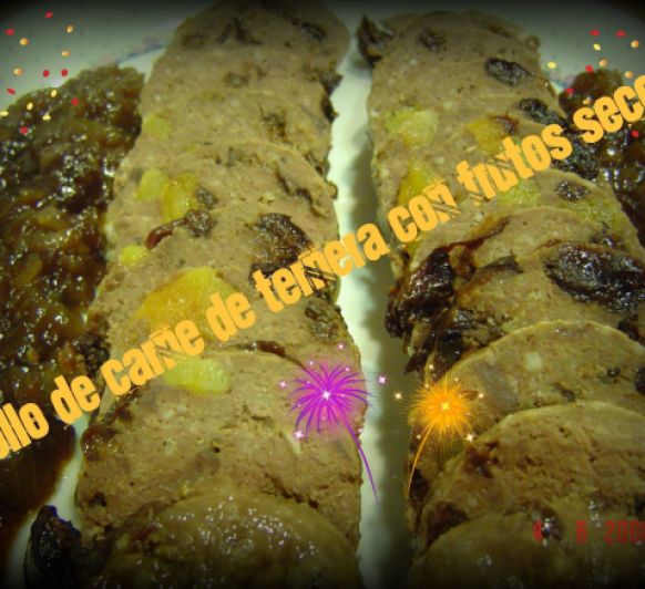 Rollo de ternera con frutos secos y cebolla caramelizada