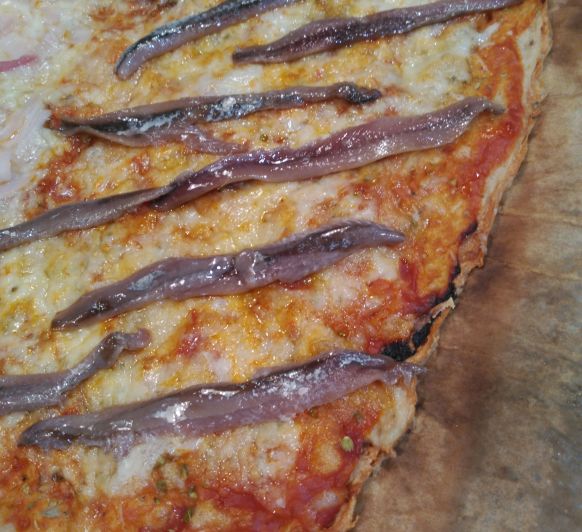 Cómo preparar una pizza integral con anchoas con Thermomix®