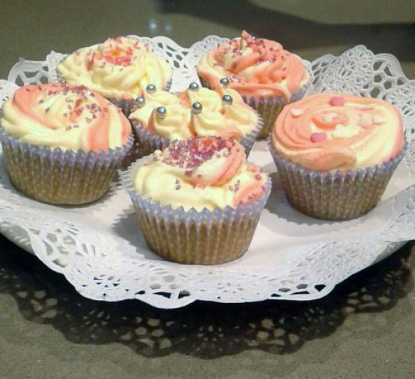 CUPCAKES DE ZANAHORIA CON FROSTING DE PHILADELFIA