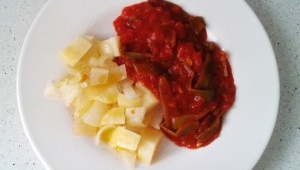 Judías verdes con tomate y patatas al vapor